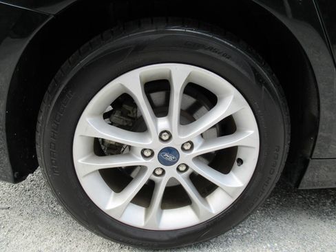 Used 2020 Ford Fusion SE FWD image 8