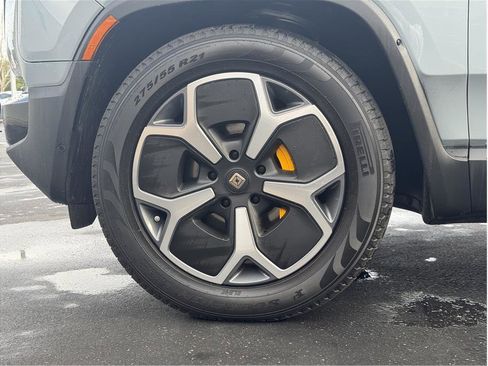 Used 2022 Rivian R1T Adventure image 9