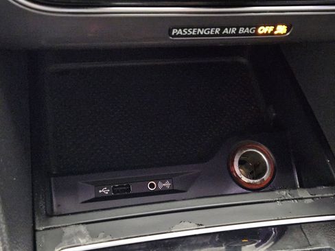 Used 2017 Volkswagen Passat 1.8T R-Line FWD image 14