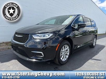 Used 2024 Chrysler Pacifica Touring-L
