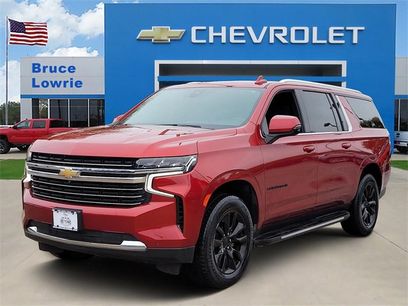 Used 2022 Chevrolet Suburban LT w/ Luxury Package