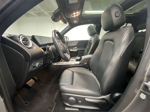 Used 2022 Mercedes-Benz EQB 350 4MATIC image 17
