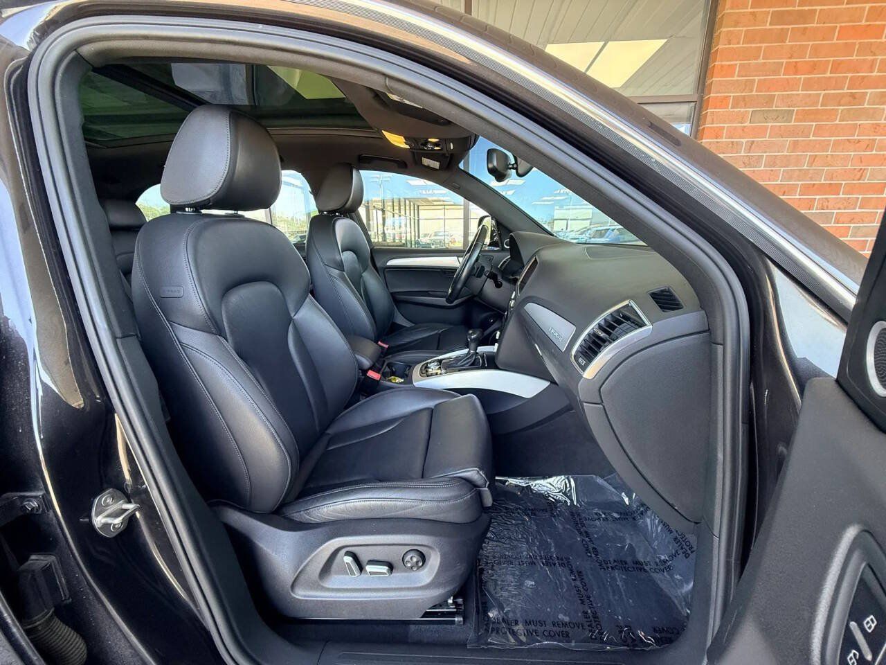 Used 2017 Audi Q5 2.0T Premium Plus w/ Technology Package AWD/4WD image 19