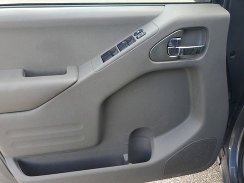 Used 2019 Nissan Frontier Desert Runner image 25