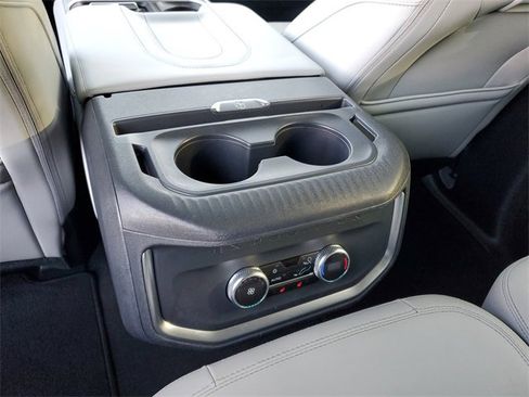 Used 2025 Ford Expedition Max Platinum w/ Driver's Package image 16