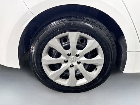 Used 2024 Toyota Corolla LE image 32