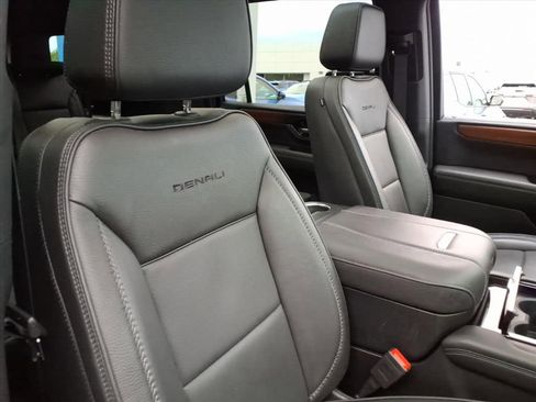 Certified 2025 GMC Yukon XL Denali w/ Sun & Power Step Package AWD/4WD image 22