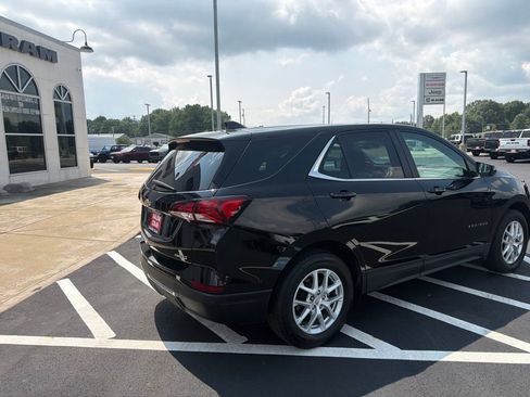Used 2023 Chevrolet Equinox LT AWD/4WD image 13