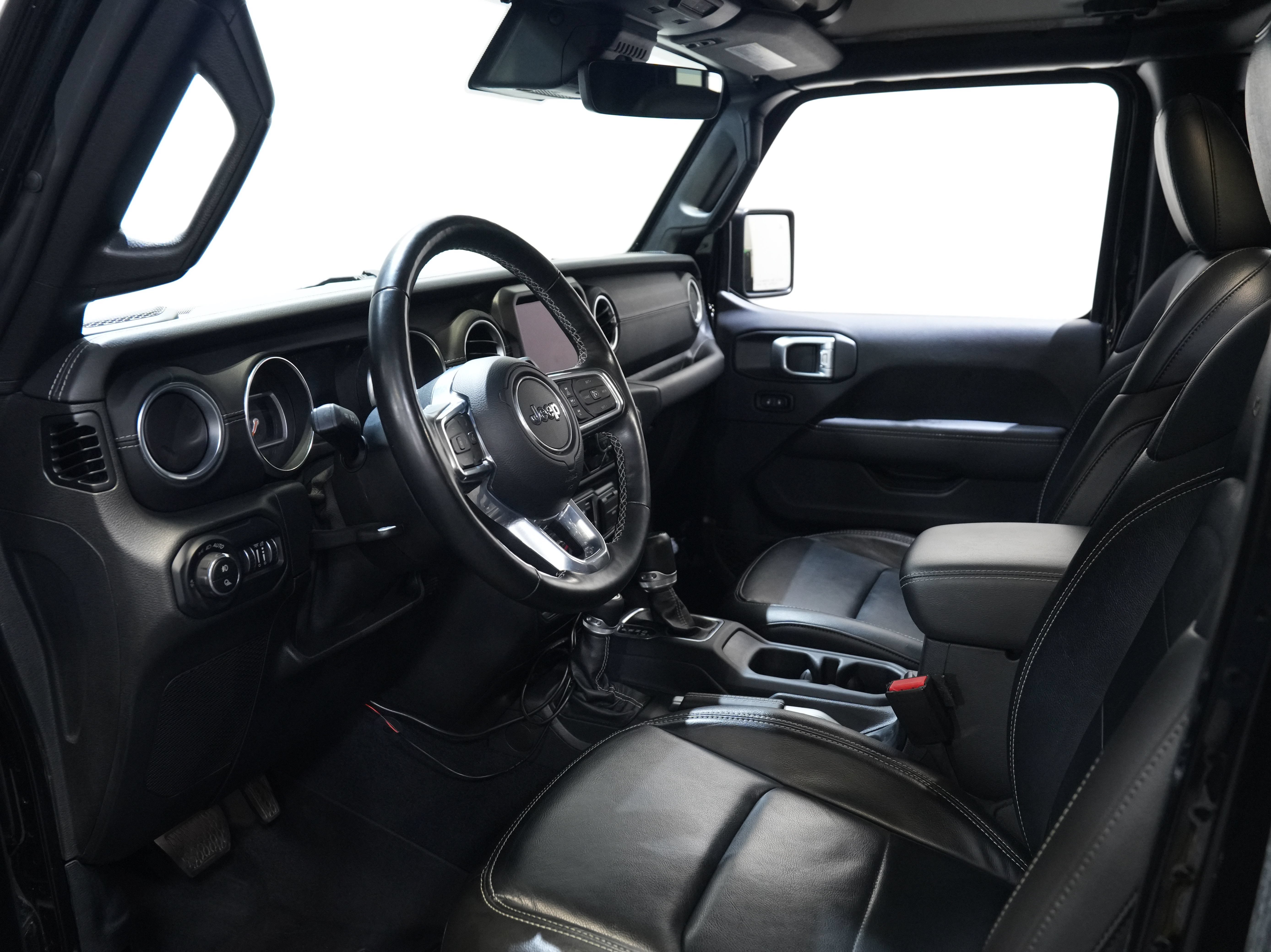 Used 2021 Jeep Gladiator Overland w/ Uconnect 4C Nav & Sound Group AWD/4WD image 32