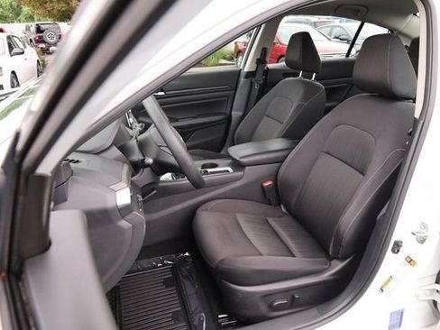Certified 2025 Nissan Altima 2.5 SV FWD image 8