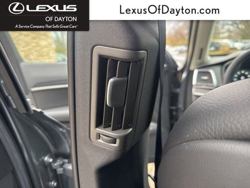 Used 2020 Volvo XC90 T6 Momentum w/ Protection Package Premier image 38