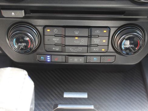 Used 2018 Ford F150 Raptor w/ Equipment Group 802A Luxury AWD/4WD image 37