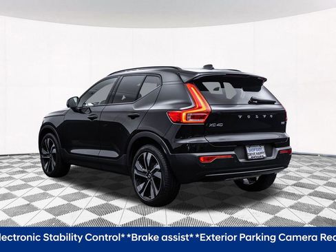 Used 2023 Volvo XC40 B5 Plus w/ Protection Package Premier image 8