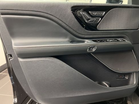 New 2026 Lincoln Aviator AWD image 28