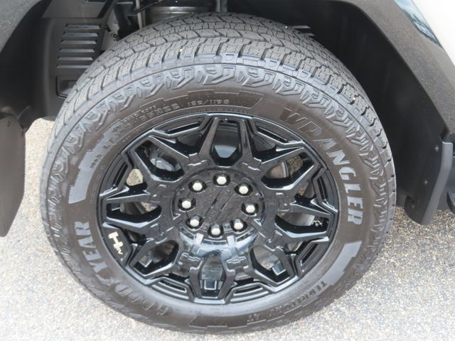 New 2026 GMC Hummer EV 4x4 Crew Cab w/ LPO, Sport Package image 14