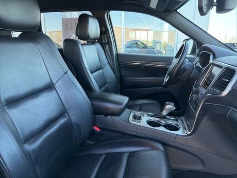 Used 2018 Jeep Grand Cherokee Limited image 31