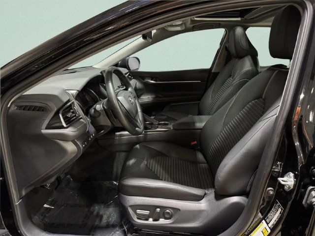 Used 2022 Toyota Camry SE w/ Cold Weather Package FWD image 22