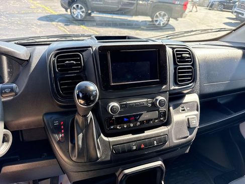 Used 2024 RAM ProMaster 2500 w/ Convenience Group FWD image 15