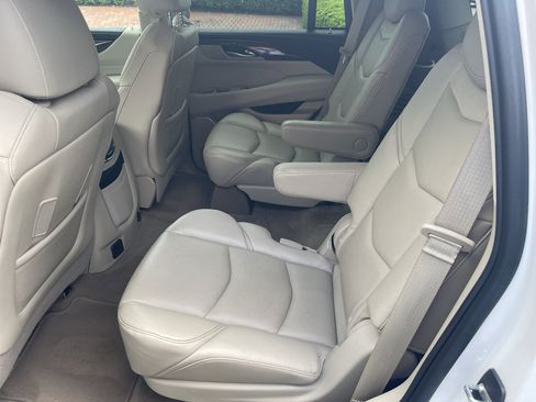 Used 2020 Cadillac Escalade Premium Luxury AWD/4WD image 31