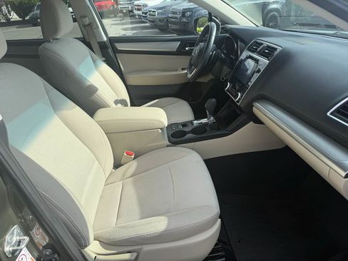Used 2018 Subaru Outback 2.5i Premium AWD/4WD image 19
