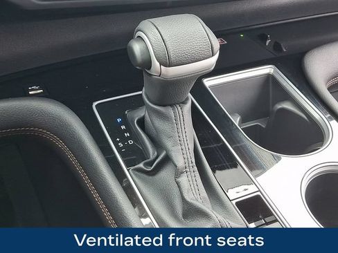 Used 2025 Toyota Sienna Platinum AWD/4WD image 14