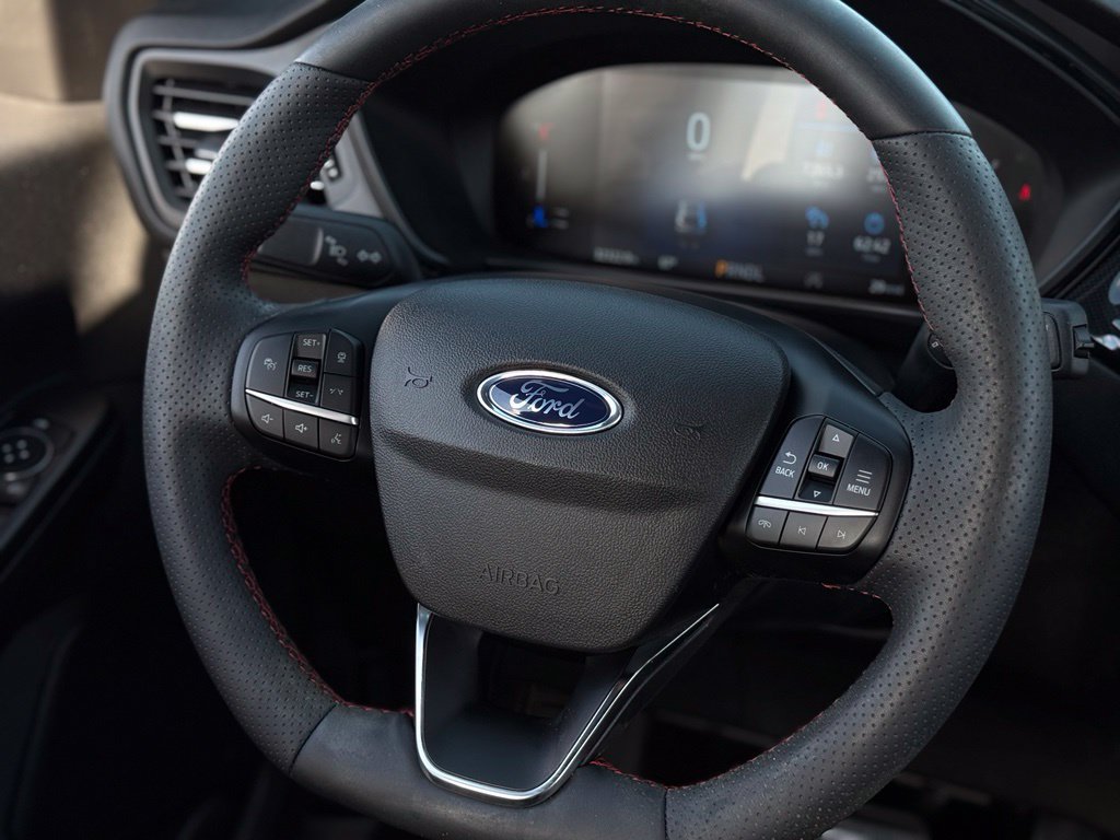 Used 2023 Ford Escape ST-Line w/ Tech Pack #1 FWD image 9