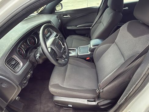 Used 2017 Dodge Charger SE w/ Popular Equipment Group RWD image 9