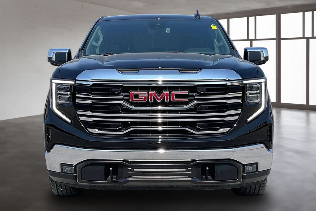 Used 2025 GMC Sierra 1500 SLT RWD image 2
