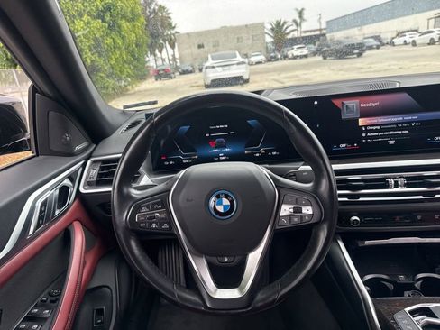 Used 2023 BMW i4 eDrive40 RWD image 17