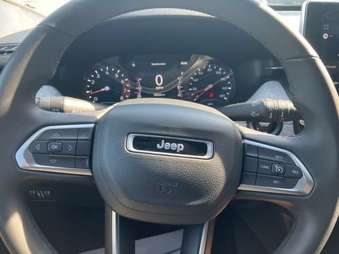 Used 2024 Jeep Compass Latitude AWD/4WD image 37