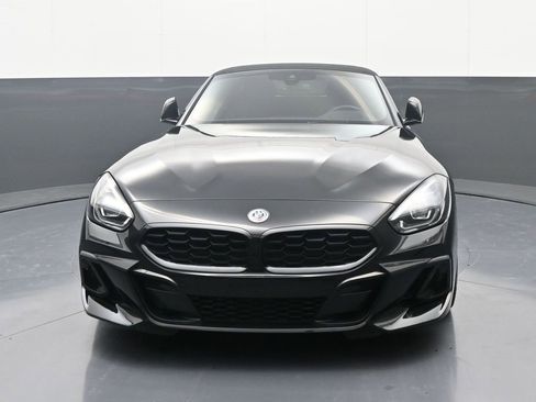 Used 2023 BMW Z4 M40i w/ Premium Package image 2