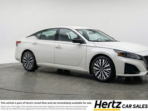 Used 2025 Nissan Altima 2.5 SV FWD image 1