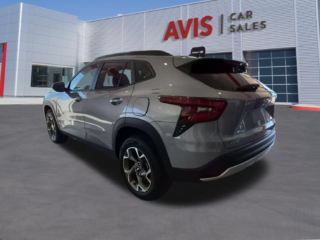 Used 2026 Chevrolet Trax LT FWD image 9