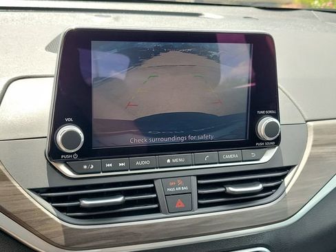 Used 2025 Nissan Altima 2.5 SV FWD image 23
