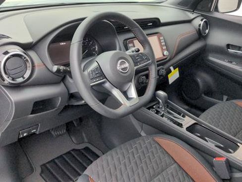 Certified 2023 Nissan Kicks SR image 13