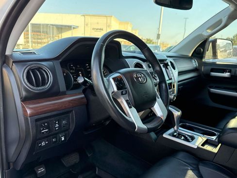 Used 2021 Toyota Tundra Limited w/ Limited Premium Package AWD/4WD image 10