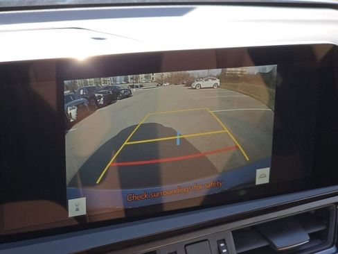 Certified 2025 Lexus ES 300h w/ Premium Package image 13