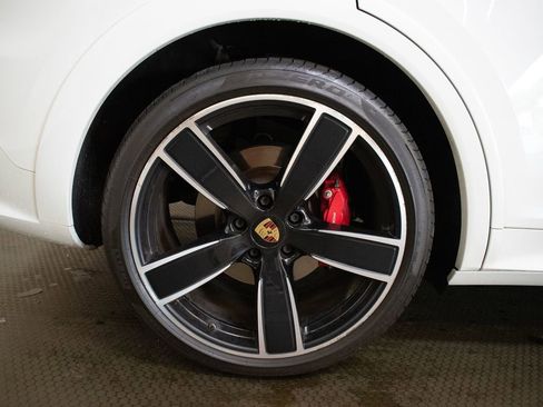 Used 2022 Porsche Cayenne GTS AWD/4WD image 17