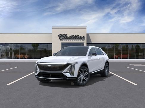 New 2026 Cadillac Lyriq Luxury w/ LPO, Floor Liner Package AWD/4WD image 8