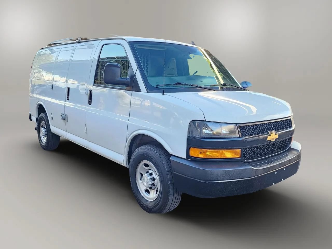 Used 2020 Chevrolet Express 2500 w/ Driver Convenience Package RWD image 22