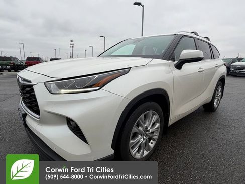 Used 2021 Toyota Highlander Limited image 12