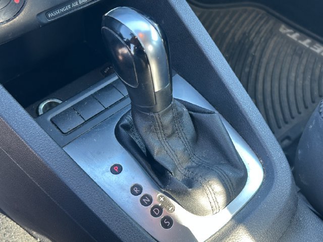 Used 2011 Volkswagen Jetta Sedan FWD image 12