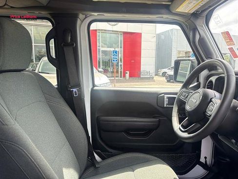 Used 2024 Jeep Wrangler Unlimited Sport AWD/4WD image 11