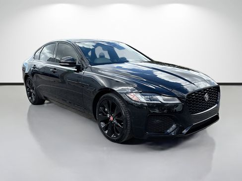 Used 2023 Jaguar XF SE image 1