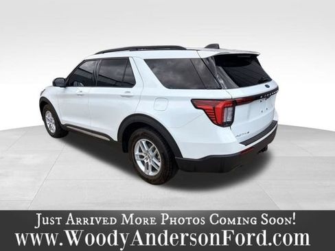 Used 2025 Ford Explorer Active RWD image 5