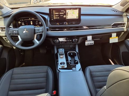 Used 2026 Mitsubishi Outlander SE AWD/4WD image 11