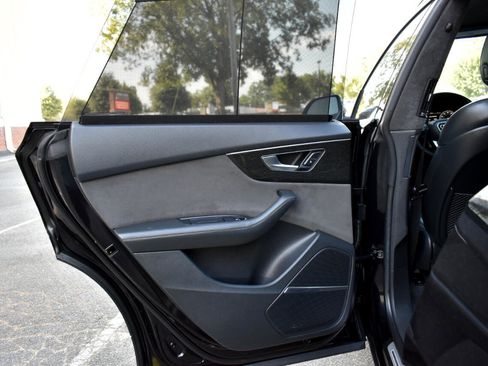 Used 2019 Audi Q8 Prestige w/ Luxury Package image 33