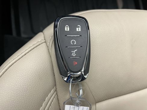 Certified 2023 Chevrolet Traverse LT w/ LT Premium Package image 33