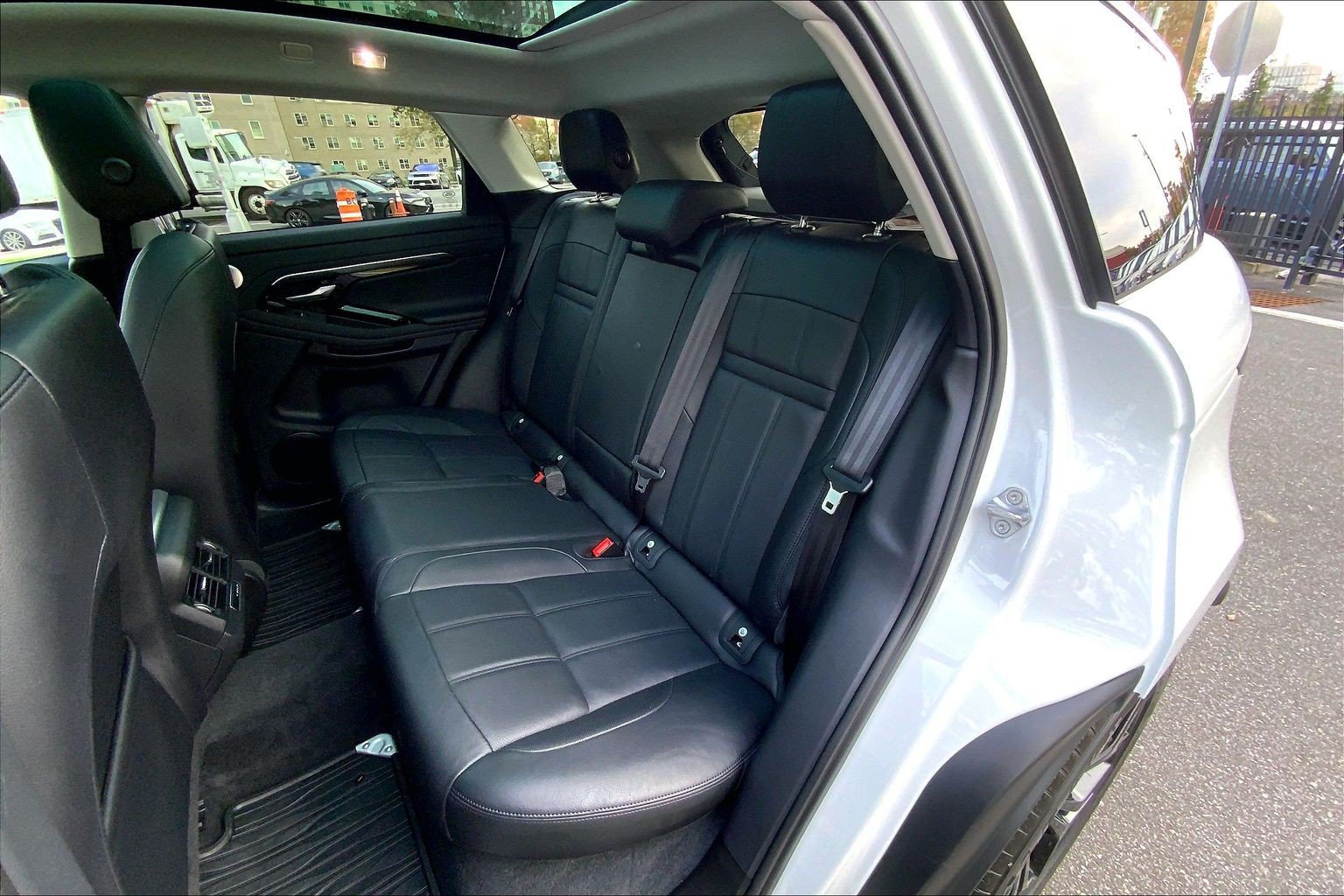 Used 2020 Land Rover Range Rover Evoque S AWD/4WD image 20