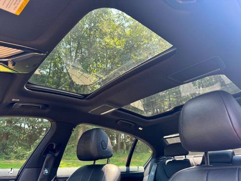 Used 2019 BMW 740i w/ M Sport Package RWD image 14